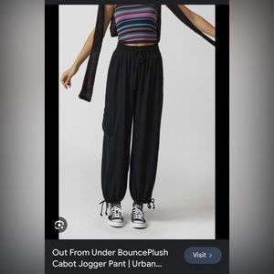 ISO URBAN OUTFITTERS OUT FROM UNDER BOUNCEPLUSH CABOT JOGGER IN BLACK